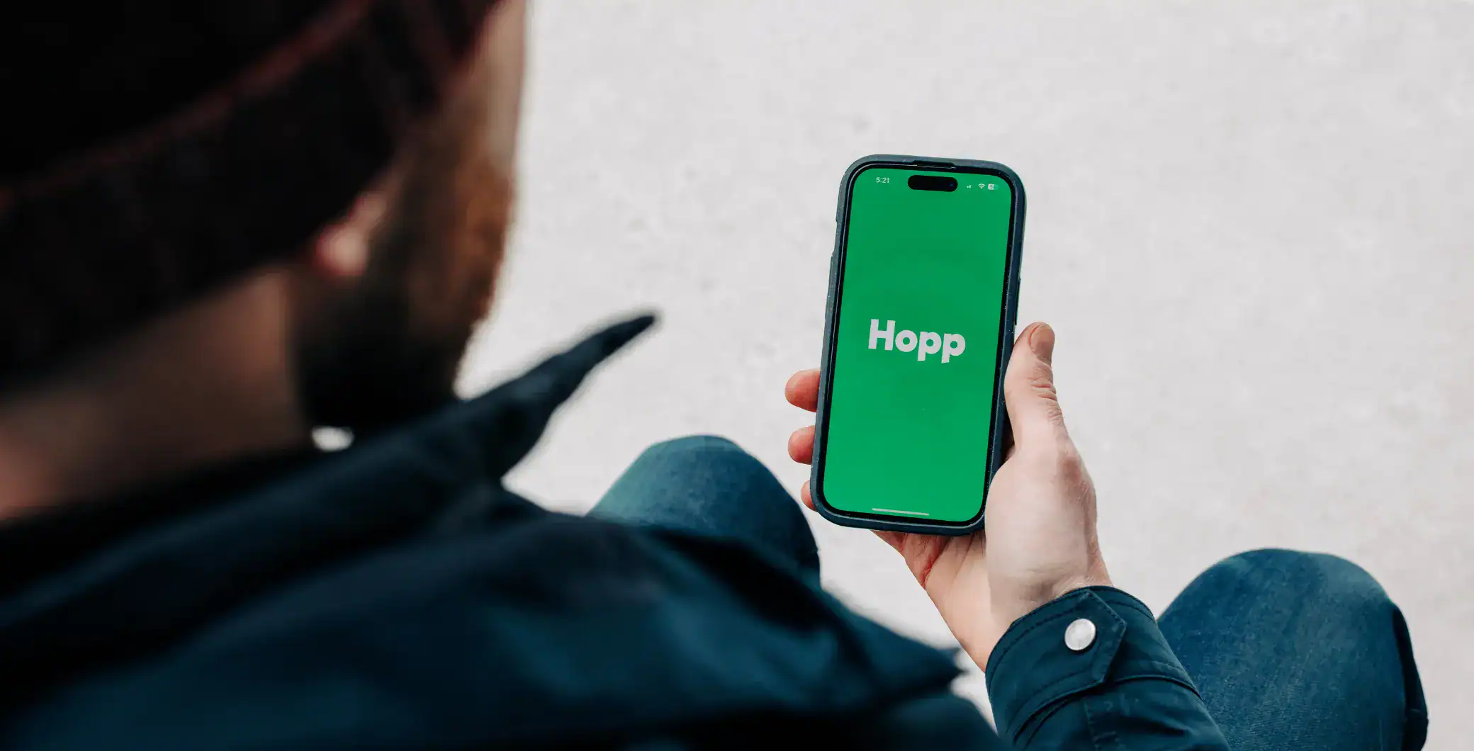 Nearly one-third of Canadians use ride-hailing at night as safety concerns rise