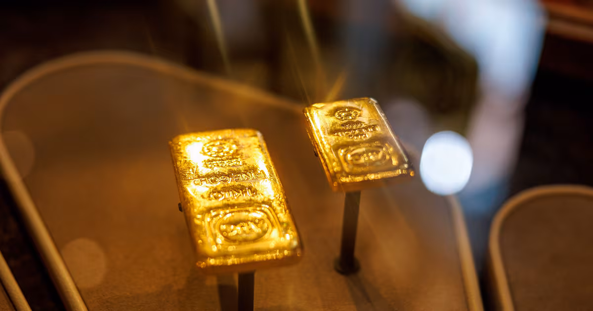 Gold tops US$5,000 an ounce as investors rush to safe haven