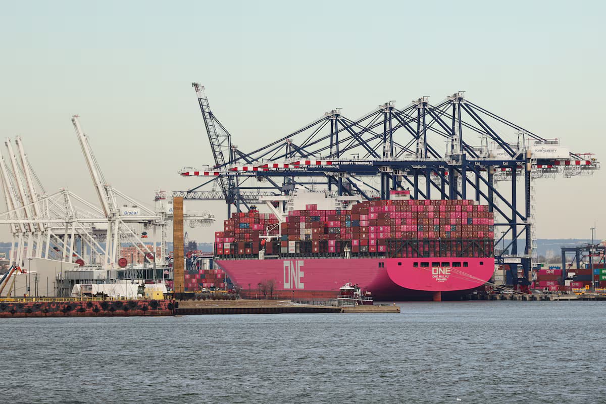 U.S. trade deficit surged to US$56.8 billion in November, largest monthly increase since 1992