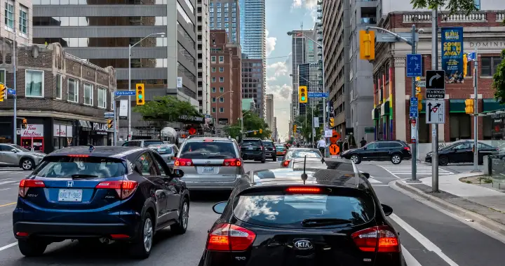 Toronto drivers lost about 100 hours to rush-hour traffic in 2025, report finds