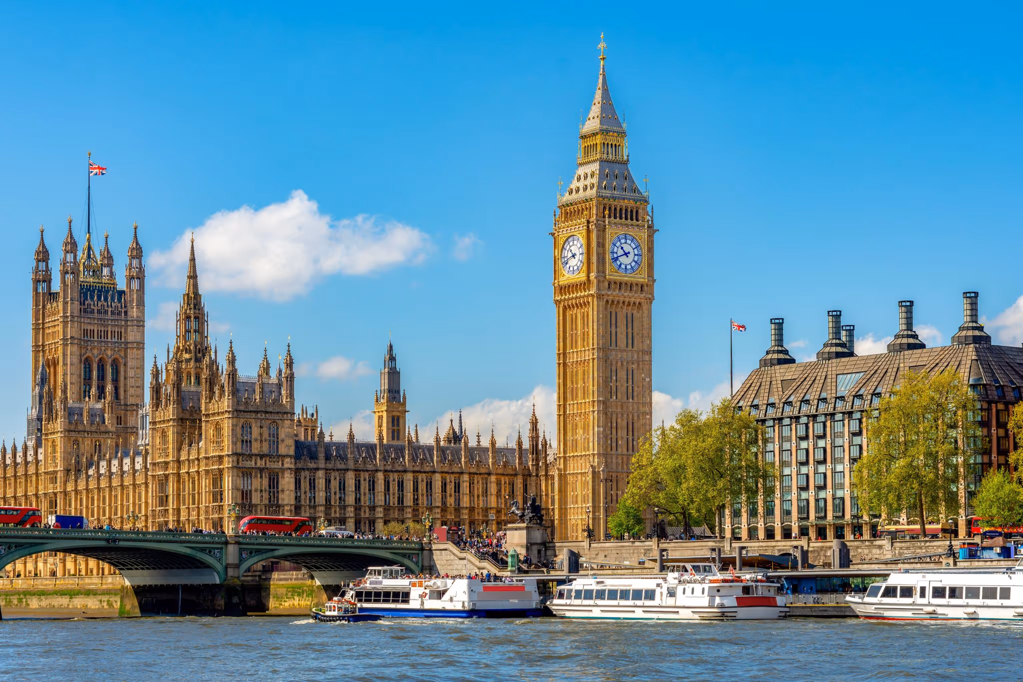 Canadians must apply for a U.K. ETA from Feb. 25, 2026