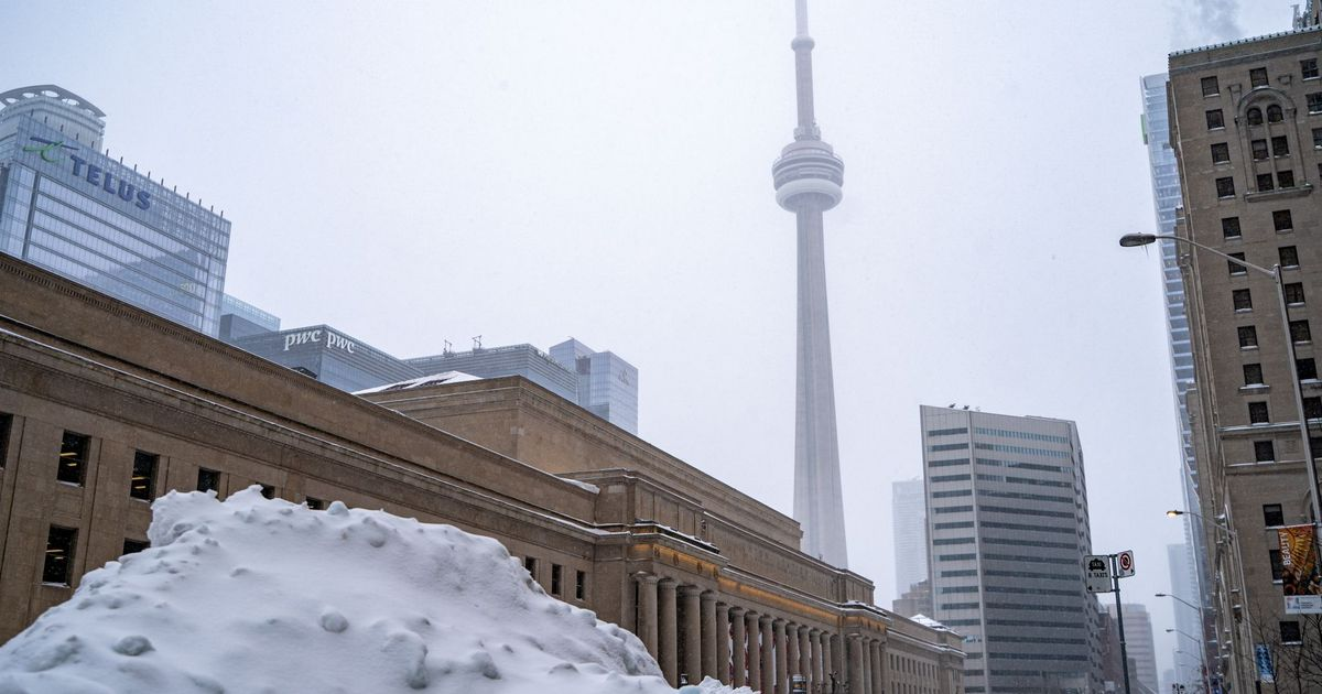 Snow day chaos: Toronto buried as storm shuts down transit, schools and ...